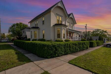 Spacious Upstairs 1Bed- Walking Distance To Beach Outlet Mall Michigan City Exterior foto