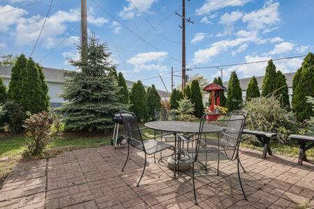 Spacious Upstairs 1Bed- Walking Distance To Beach Outlet Mall Michigan City Exterior foto